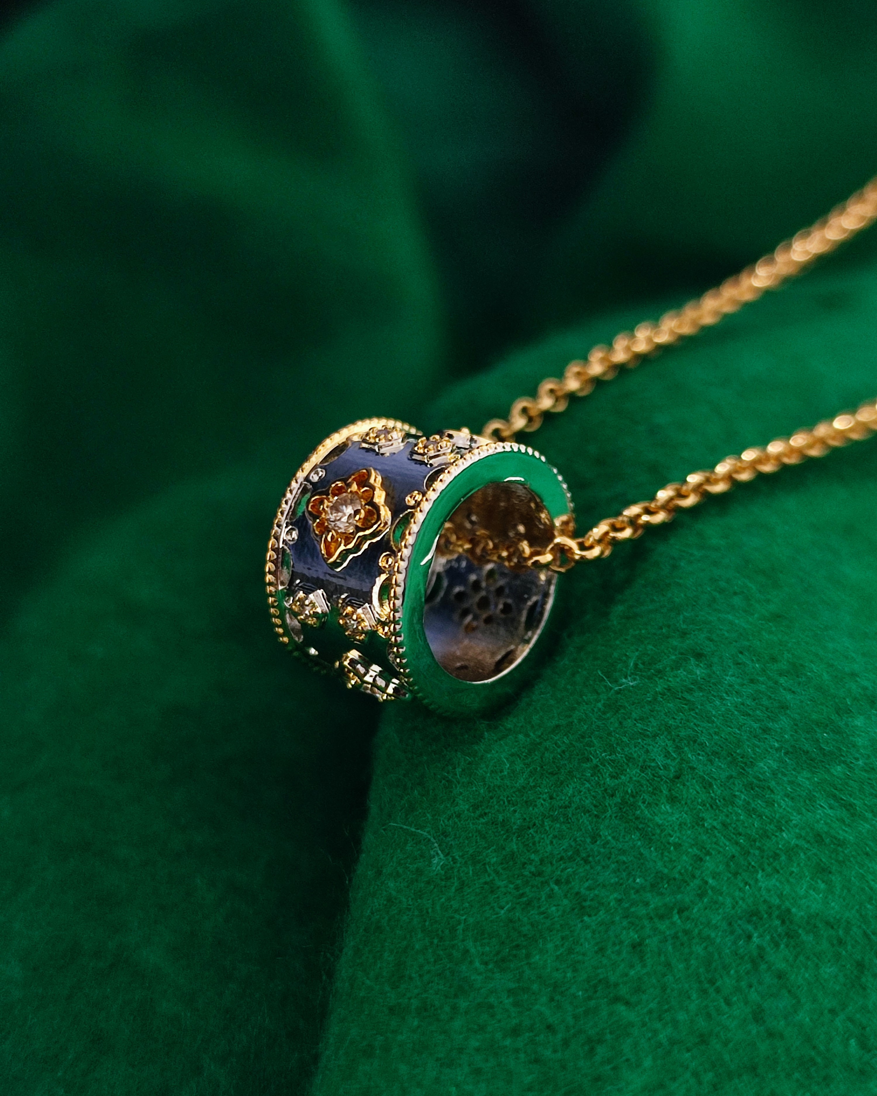 Vintage Court Style Enamel Barrel Cylinder Flower Pendant Necklace